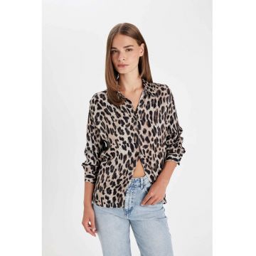 Camasa regular fit cu animal print