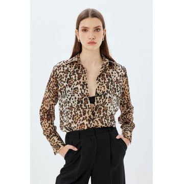 Camasa regular fit cu animal print